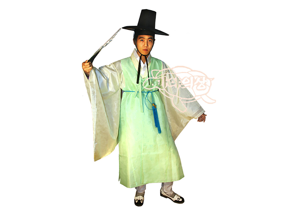 블라우스 모델 착용 이미지-S1L3